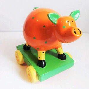 Odd Piglet‎ Figurine on Wheels